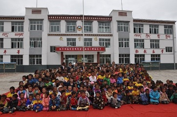 2010年8月舟曲筹建“希望小学" 2010年8月舟曲筹建“希望小学"